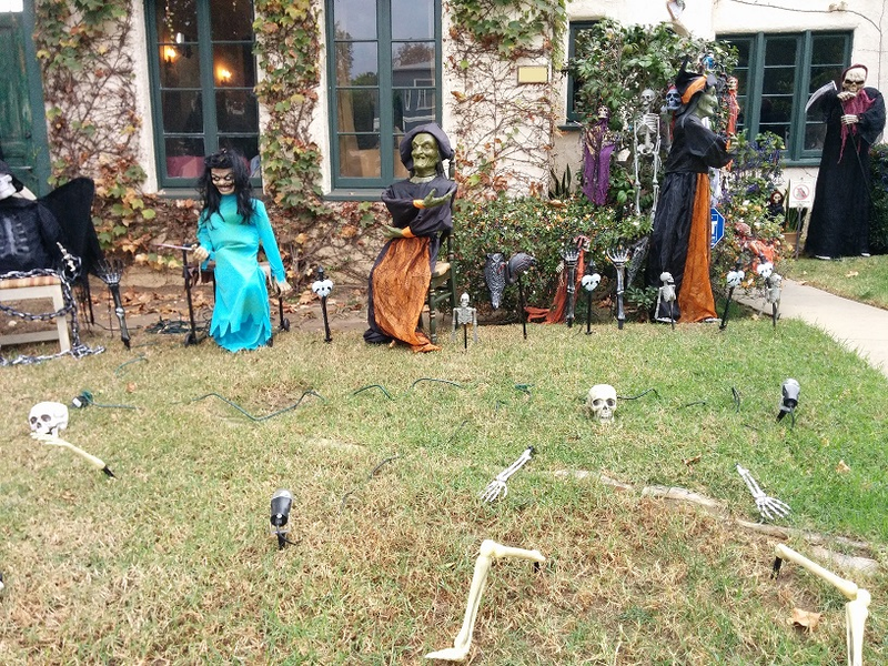 Illustration for article titled Halloween Decorations